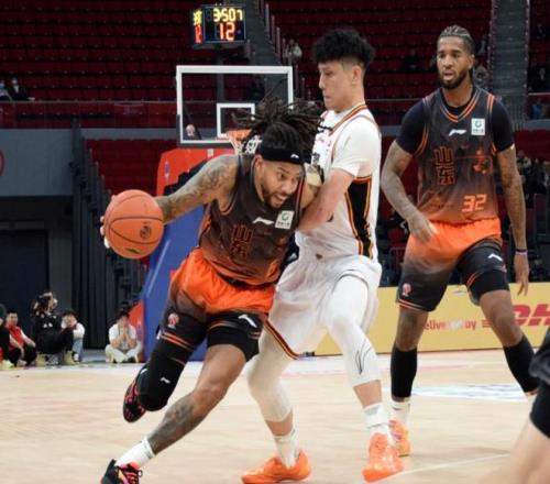 本泽马梅开,二度维尼修,斯建功,万博,ManBetX,万博官网,万博体育官网,万博体育下载,万博APP