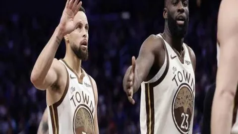 “英格兰足总杯探寻：见证历史悠久的荣耀杯赛；西超杯回顾：三次巅峰对决精彩瞬间”